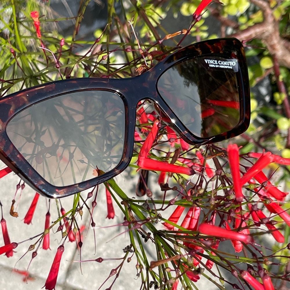 VINCE CAMUTO Cat-Eye Sunglasses in Faux Tortoiseshell VC899 - Picture 10 of 12